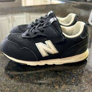 Toddler black shoes size 6